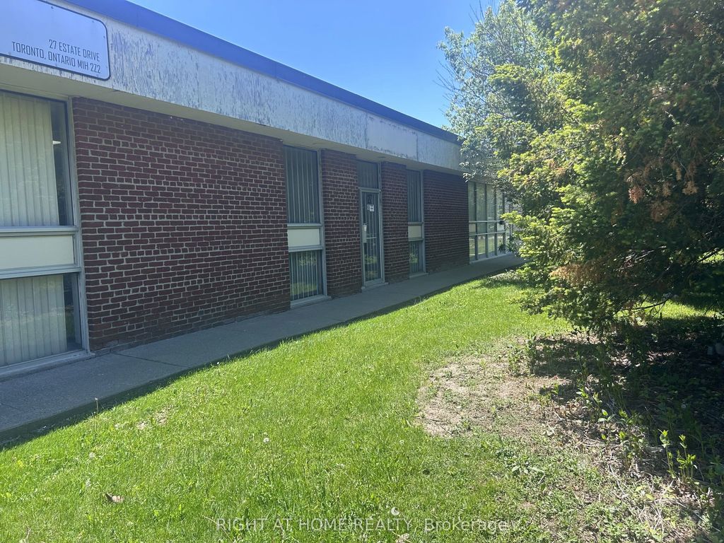 27 Estate Drive, Toronto E09