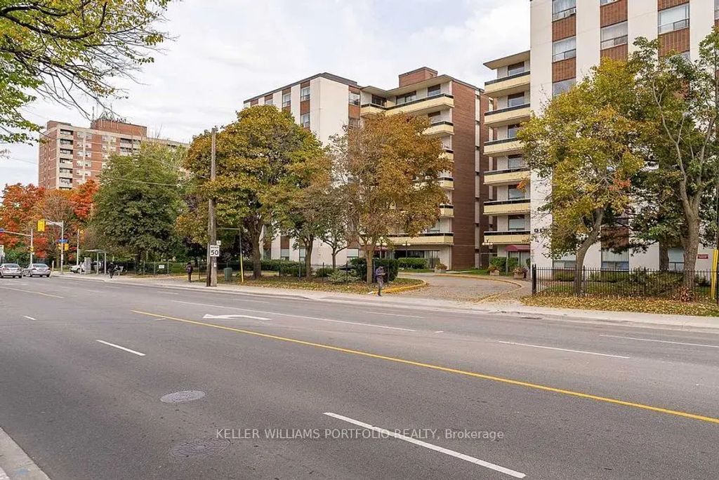 921 Midland Avenue 704, Toronto E08