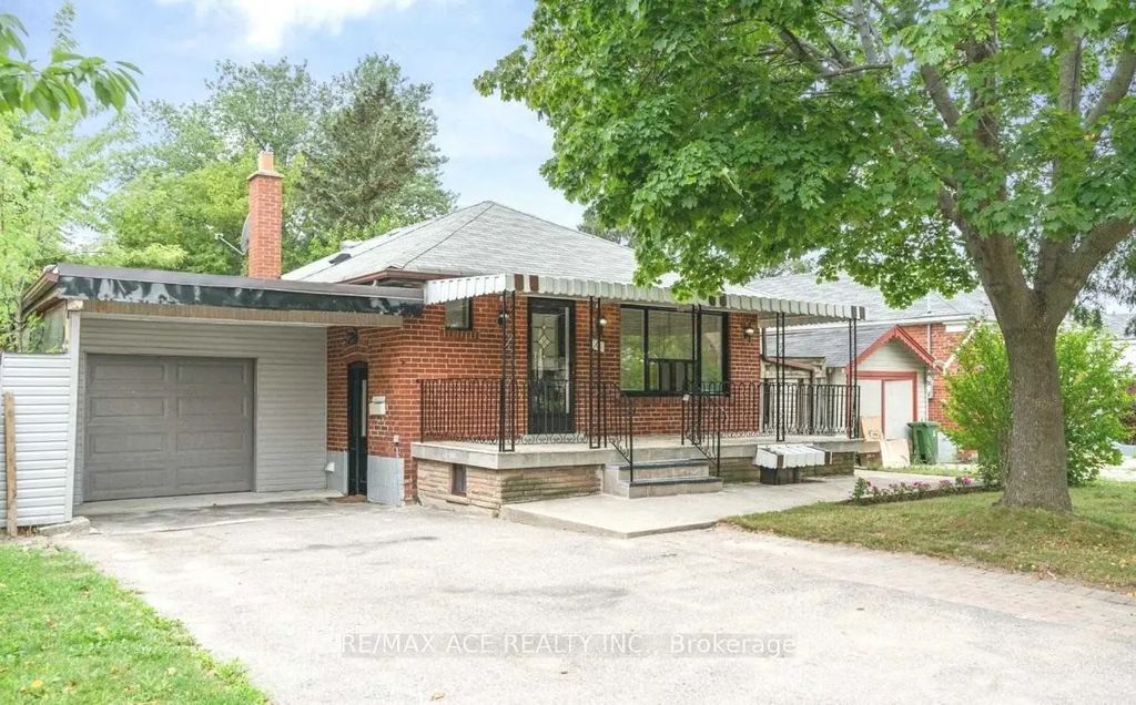 16 Compton Drive Main, Toronto E04
