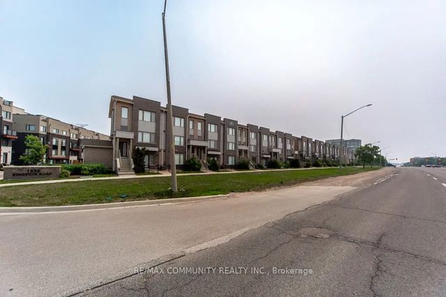 1525 Kingston Road 103, Pickering