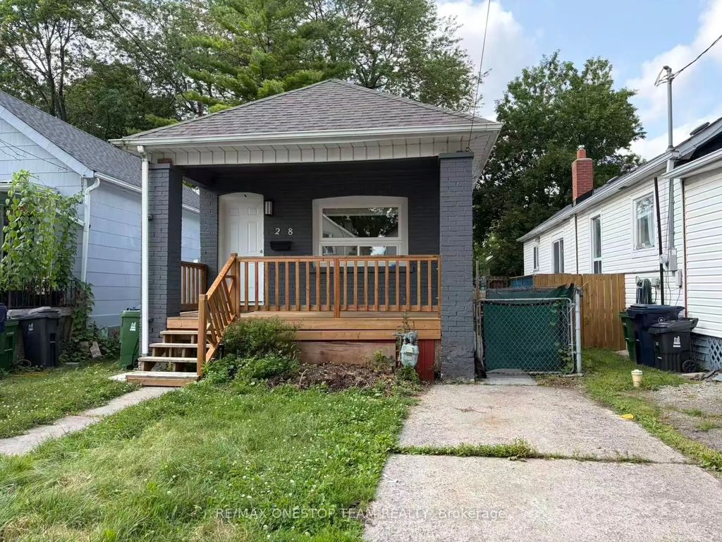 28 Cambrai Avenue, Toronto E03