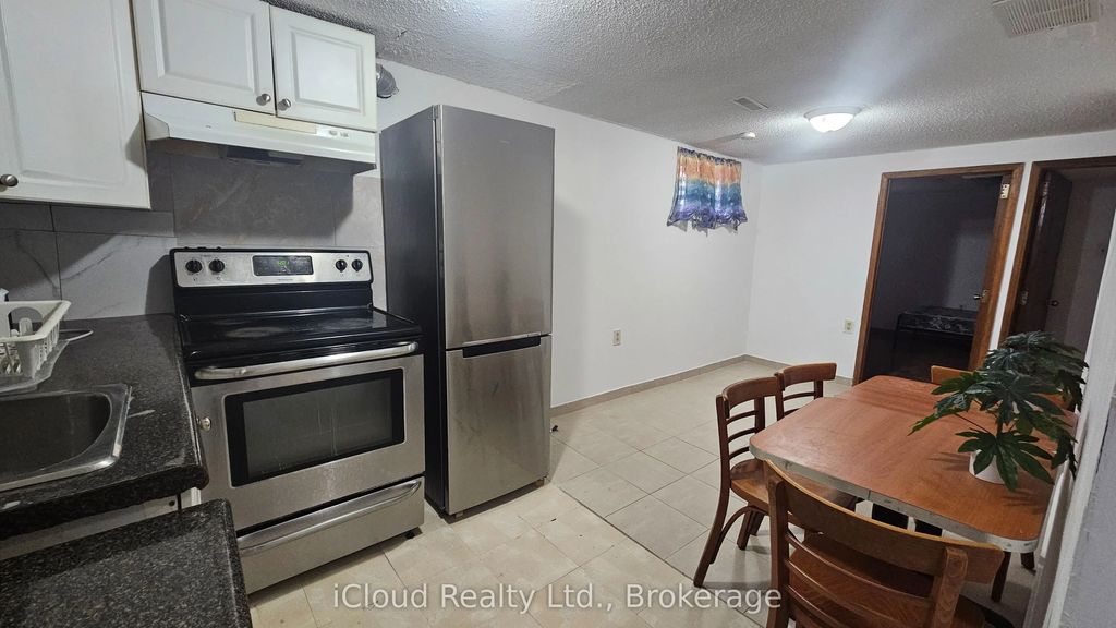 39 Frey Crescent Bsmnt, Toronto E04
