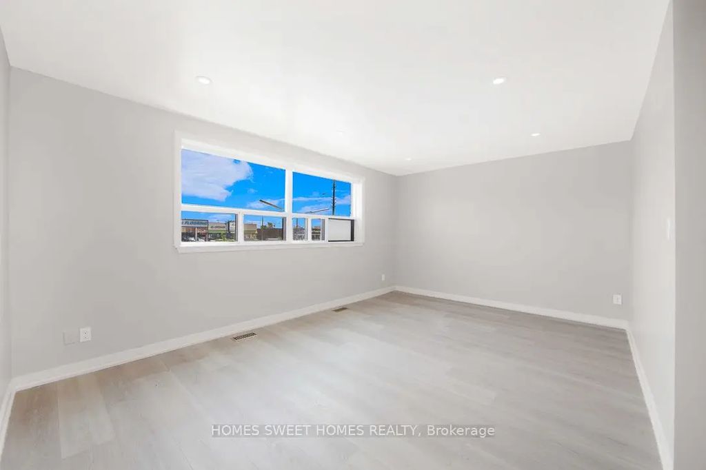 1352 Kennedy Road A, Toronto E04