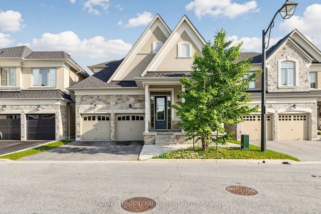 1815 Fairport Road 12, Pickering