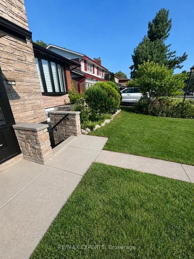 9 Bridlewood Boulevard, Toronto E05