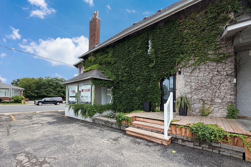 26 Ritson Road N 1, Oshawa