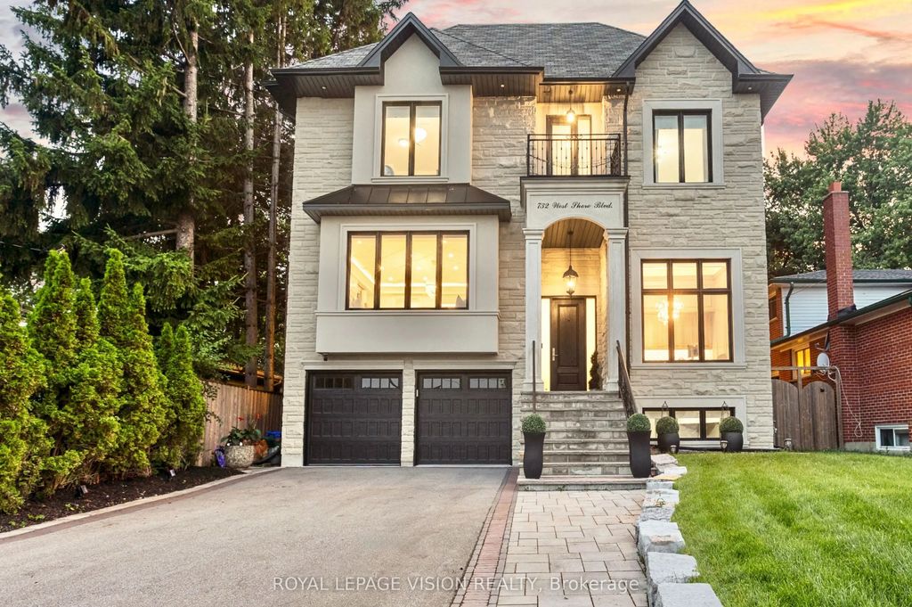 732 W Shore Boulevard, Pickering