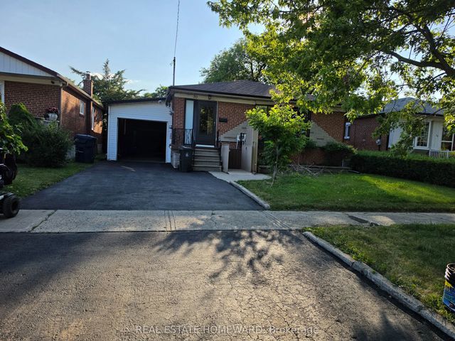 30 Beacon Road, Toronto E04