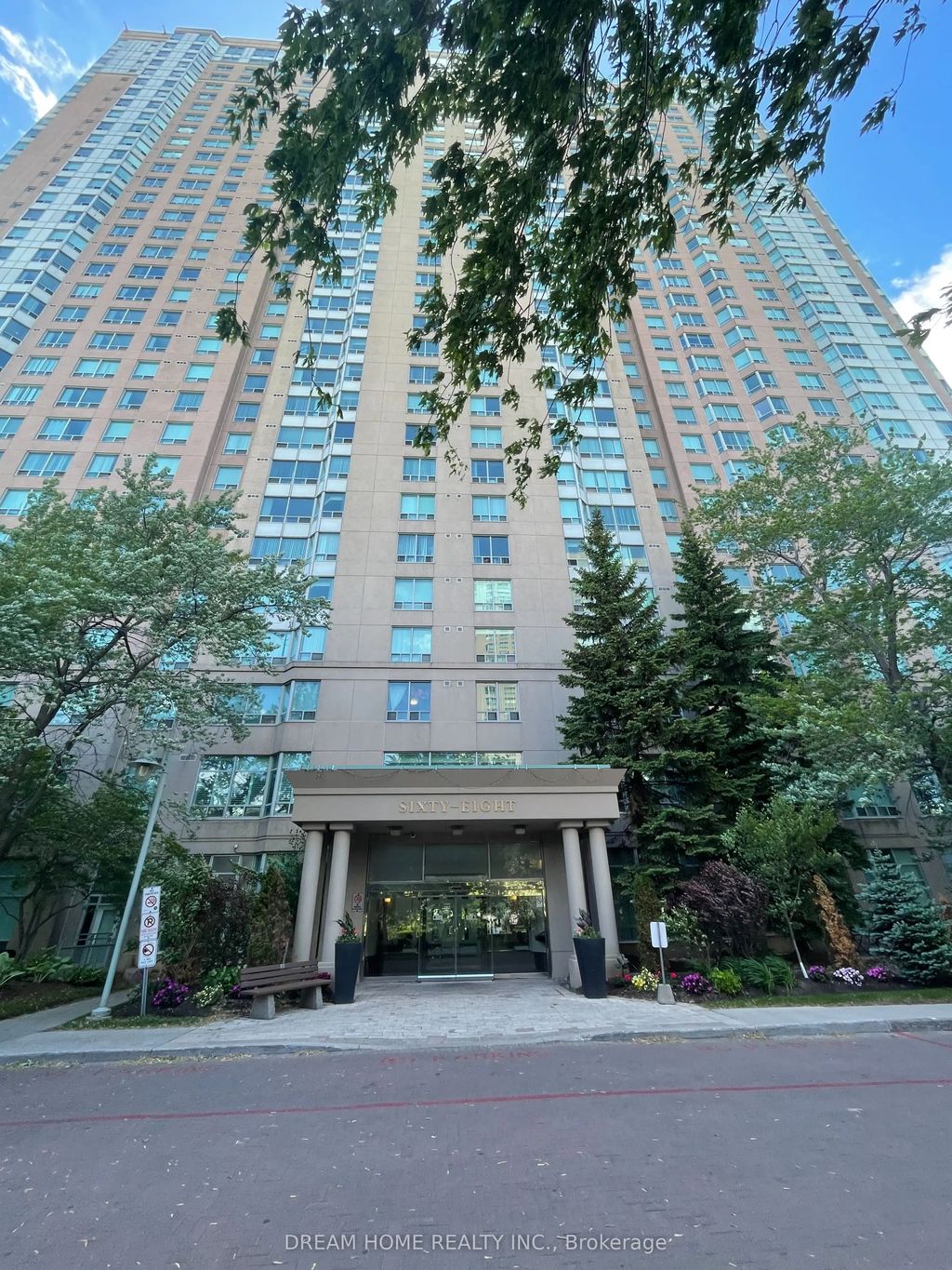 68 Corporate Drive 2323, Toronto E09