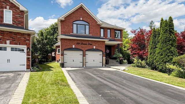 832 Darwin Drive, Pickering