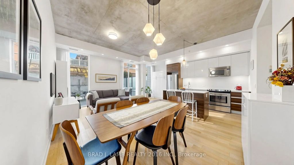 1238 Dundas Street E Th102, Toronto E01