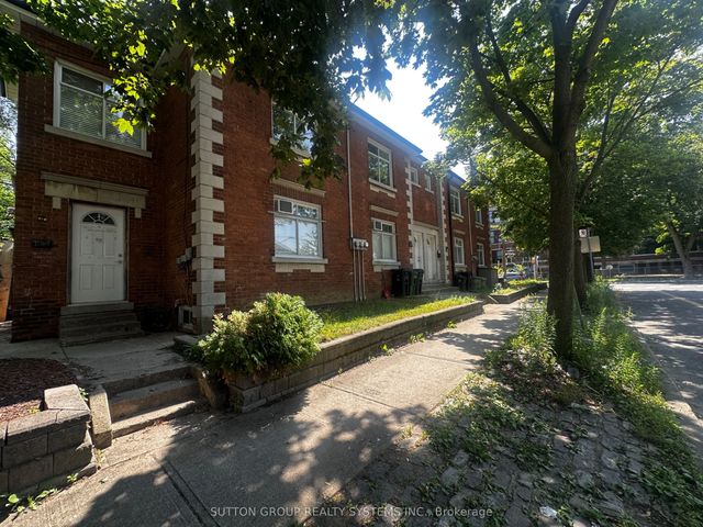 137b Chatham Avenue, Toronto E01