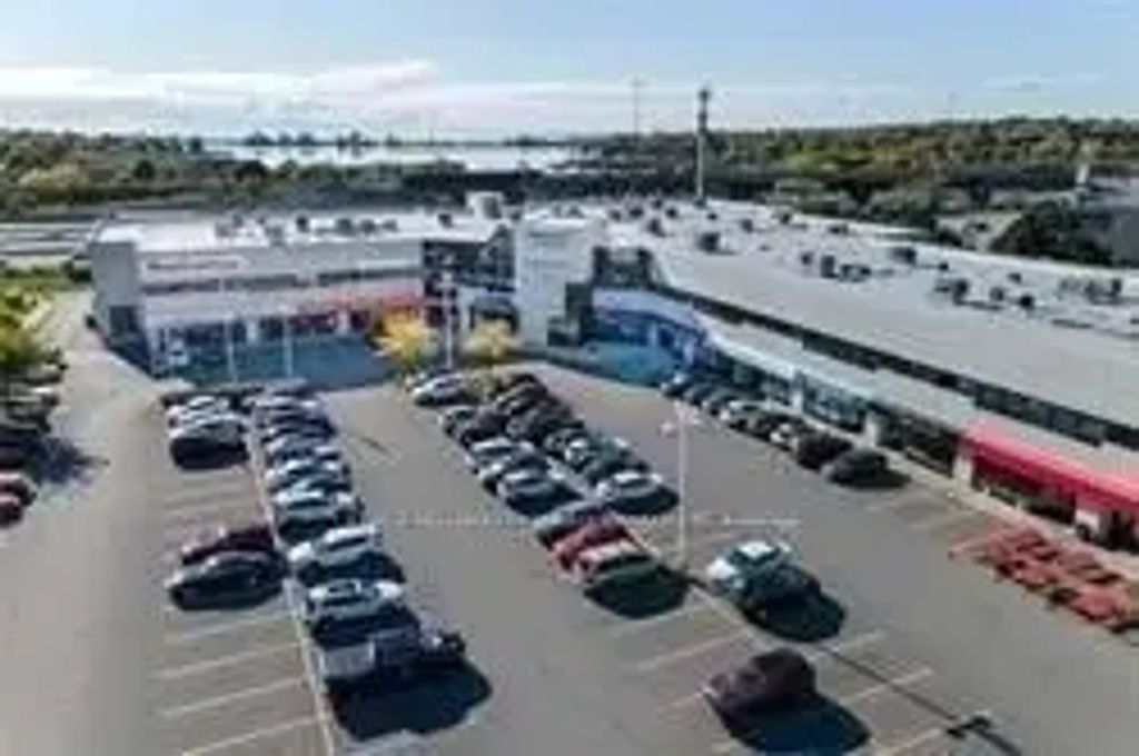 1099 Kingston Road 261, Pickering