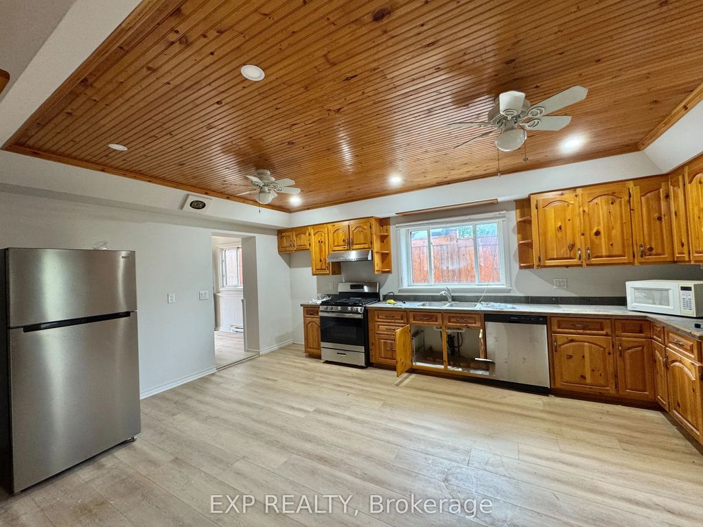 112 Baseline Road E A, Clarington