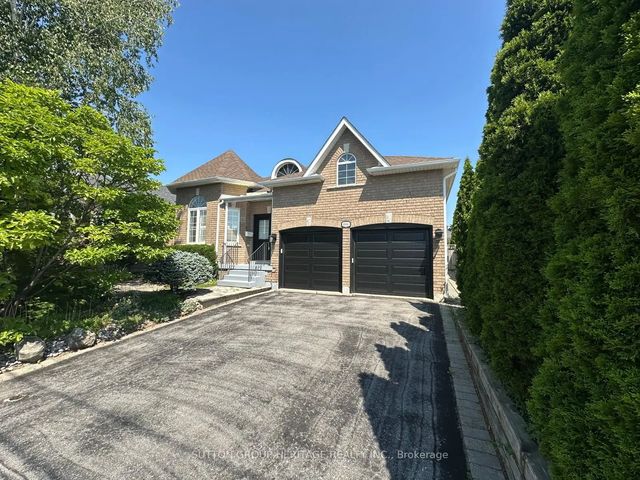 1886 Pine Grove Avenue, Pickering