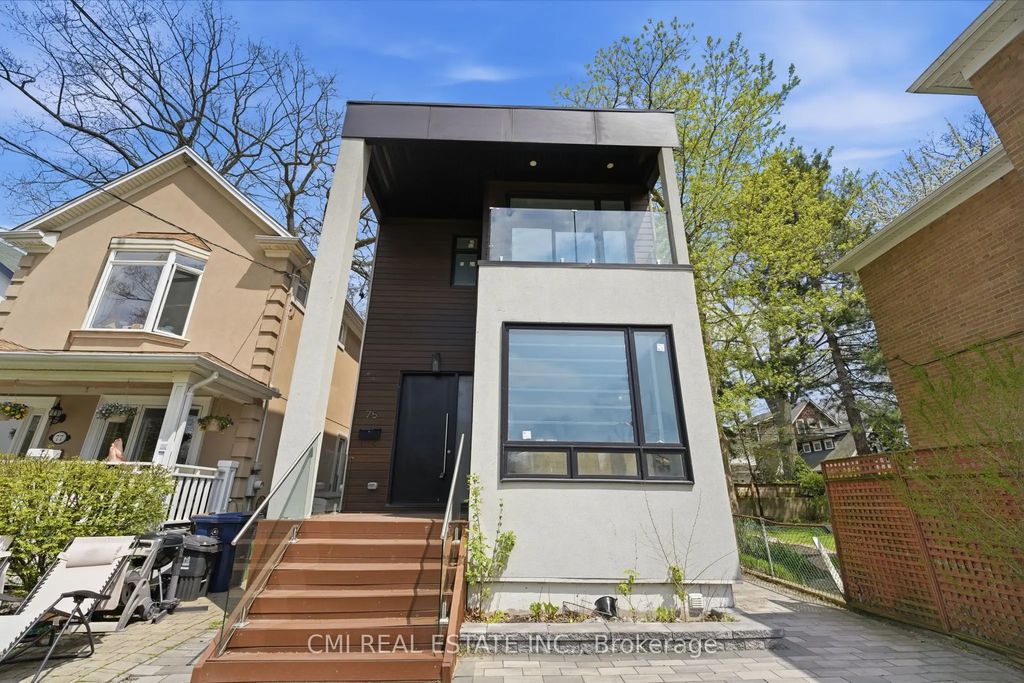 75 Kenilworth Avenue, Toronto E02