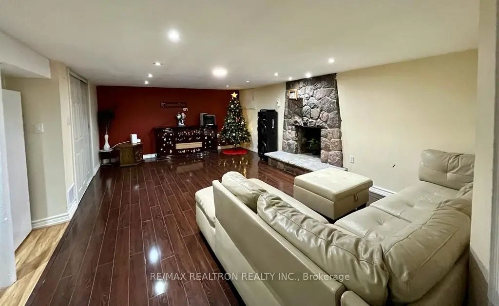 564 Mccowan Road Bsmnt, Toronto E09