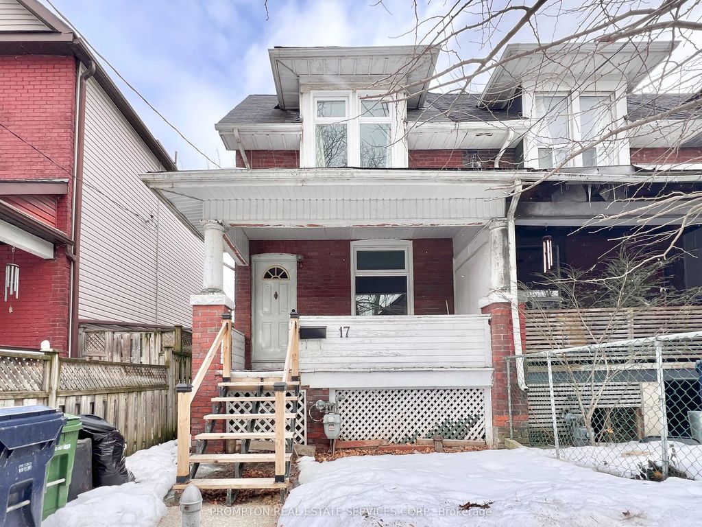 17 Winnifred Avenue, Toronto E01