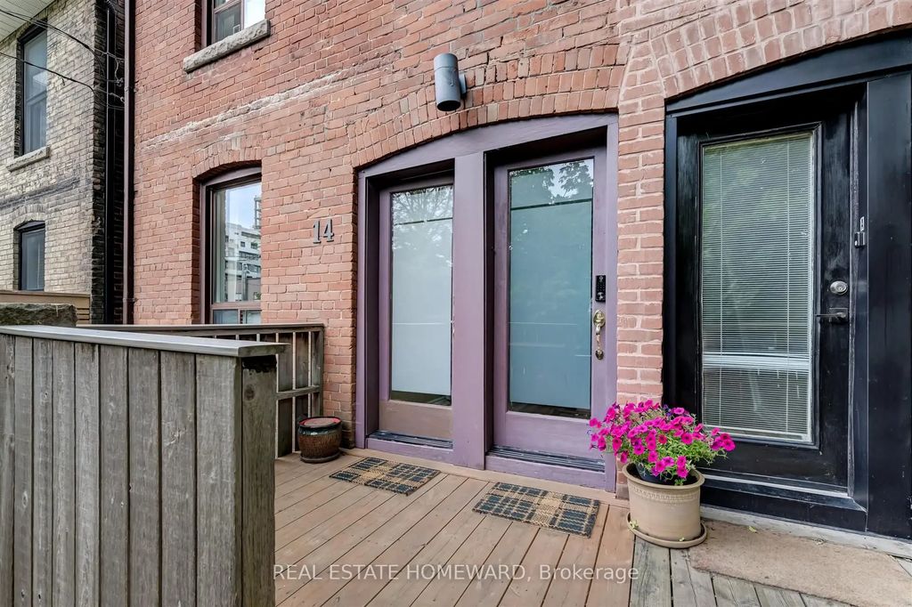 14 Ashdale Avenue Upper, Toronto E01