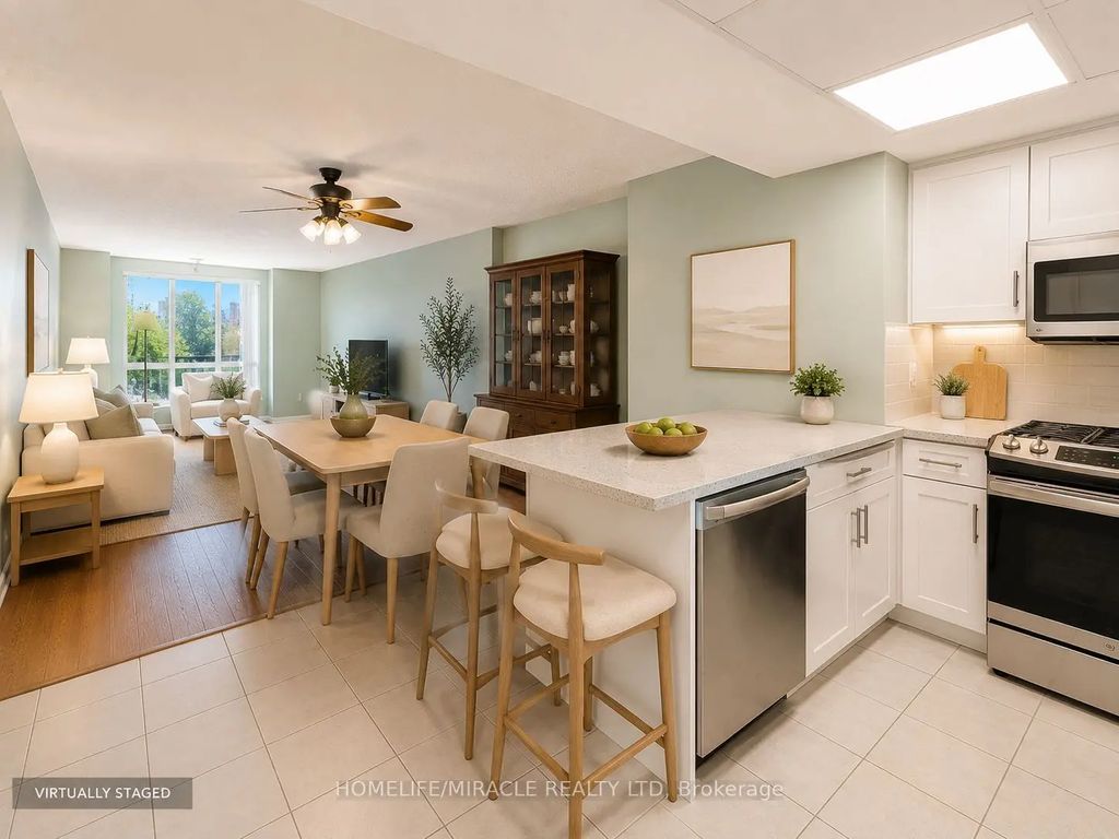 8 Silver Bell Grove 810, Toronto E11