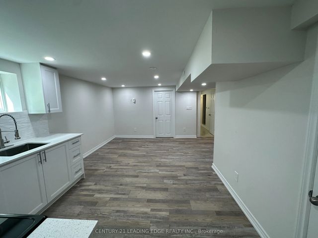 11 White Abbey Park Bsmt, Toronto E04