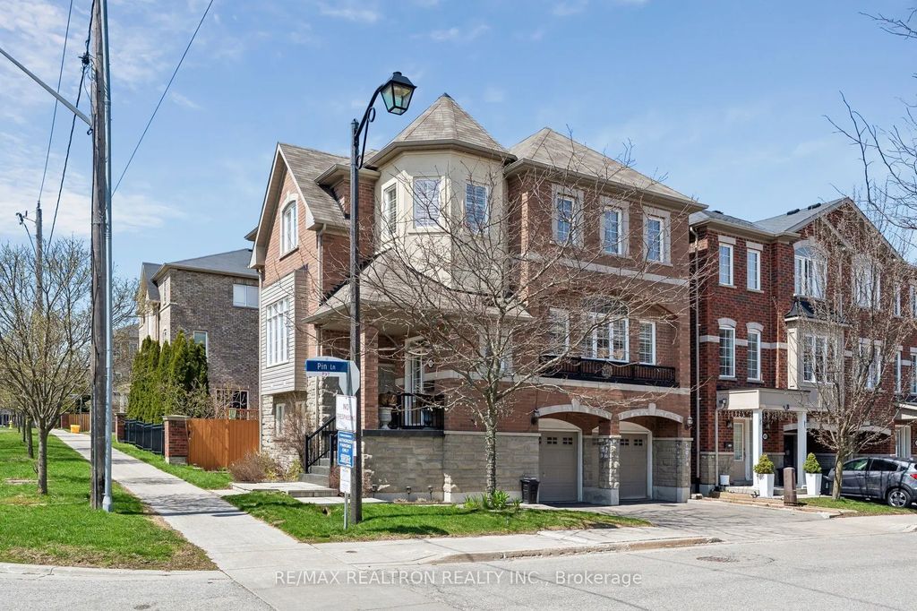 12 Dale Avenue, Toronto E08