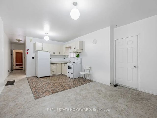 2438 Danforth Avenue Apt #2, Toronto E02