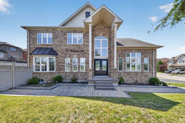 824 Black Cherry Drive, Oshawa