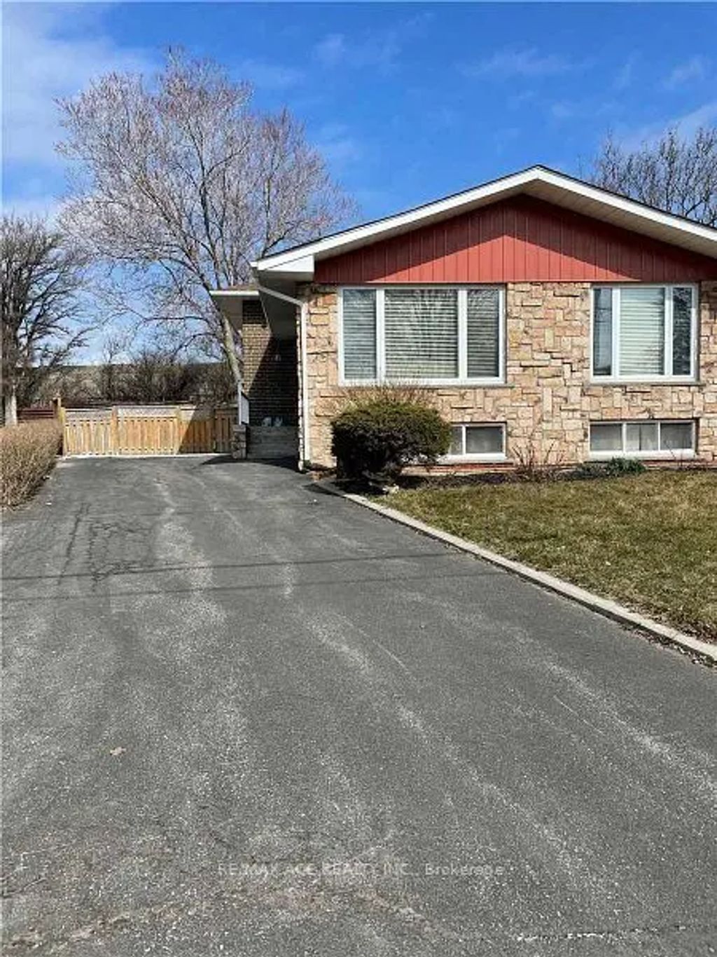 40 Cavehill Crescent Lower, Toronto E04