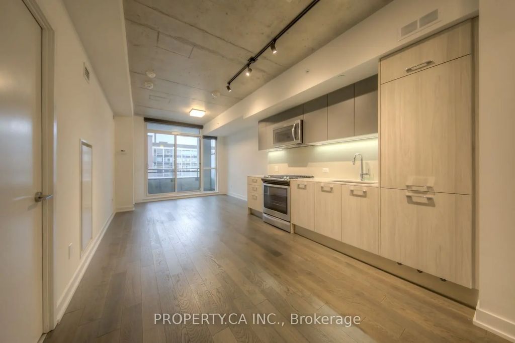 665 Kingston Road 406, Toronto E02