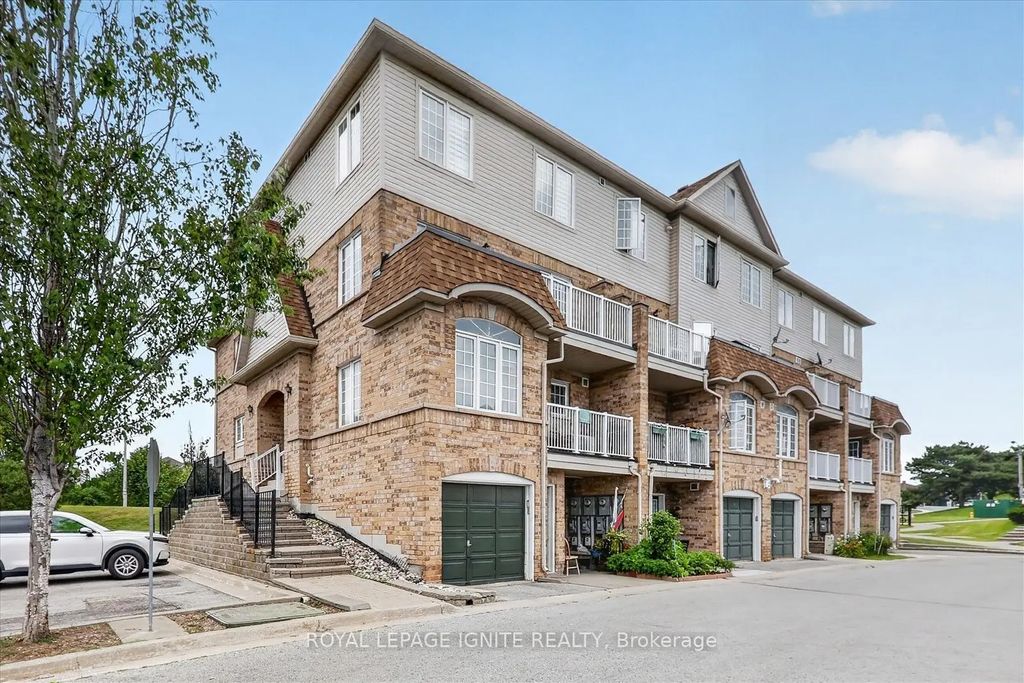 200 Mclevin Avenue 90, Toronto E11