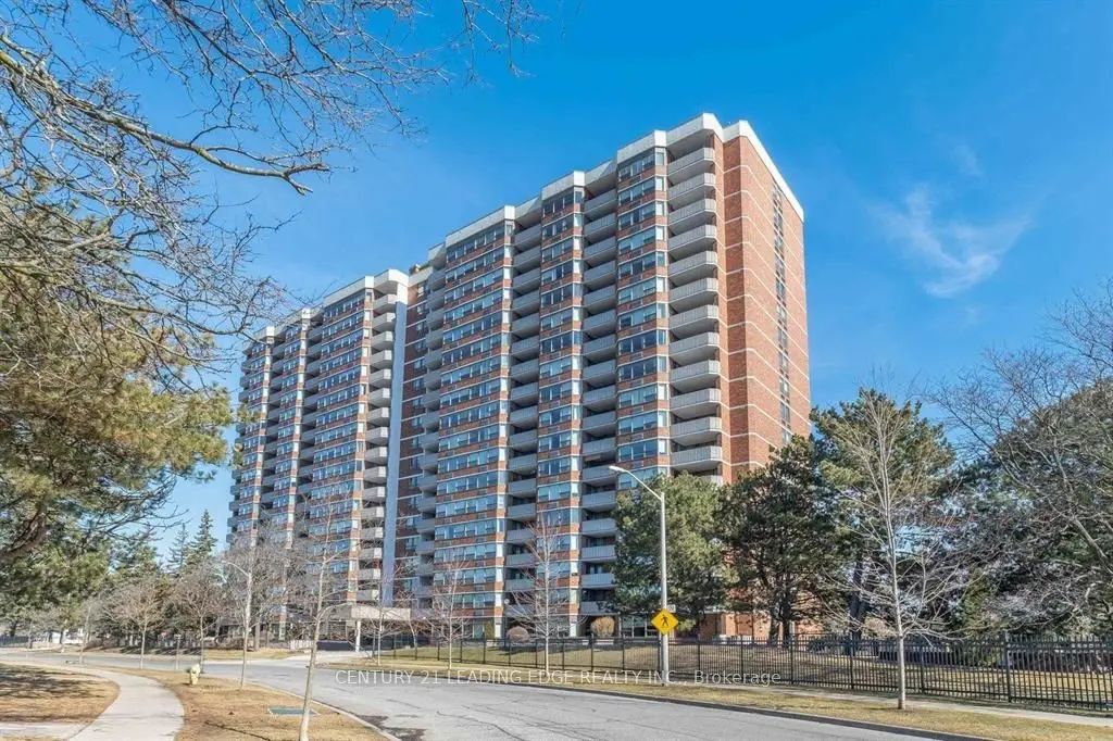 121 Ling Road 1915, Toronto E10