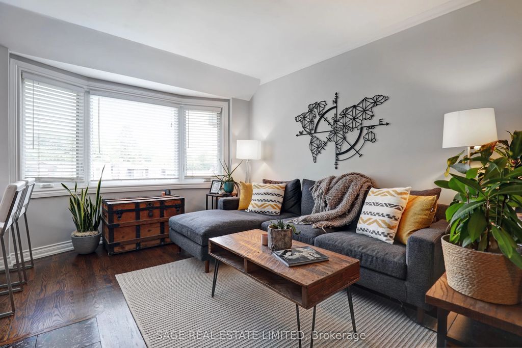 60 Kippendavie Avenue 301, Toronto E02