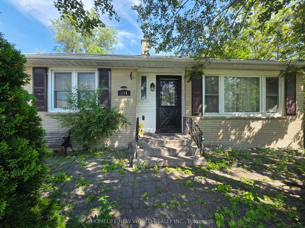 544 Mary Street E Main, Whitby