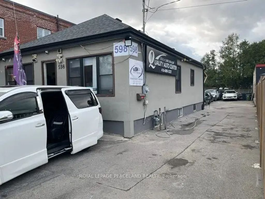 598 Danforth Road, Toronto E04