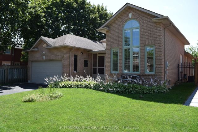 51 Daines Drive, Whitby
