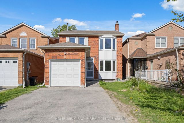 8 Lansbury Drive, Toronto E07