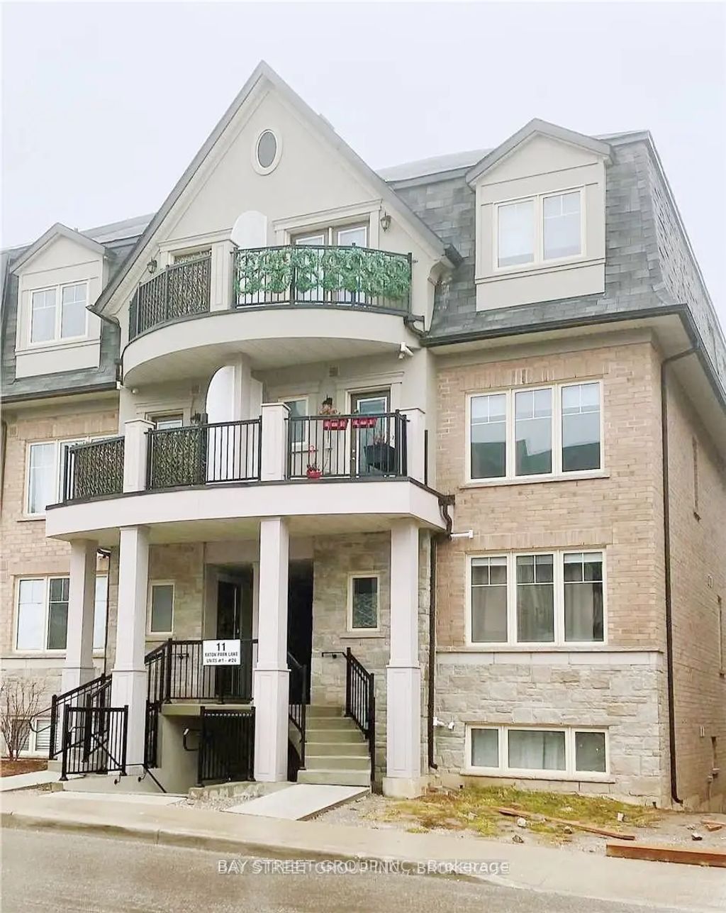 11 Eaton Park Lane 23, Toronto E05