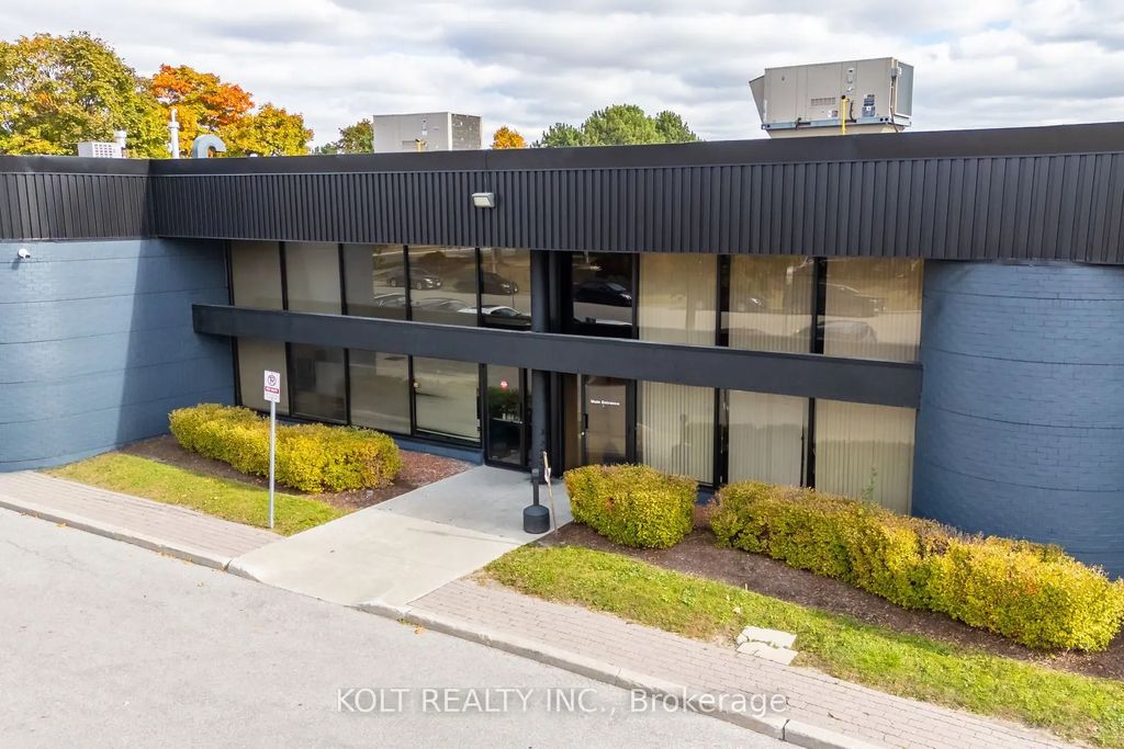 66 Novopharm Court, Toronto E11