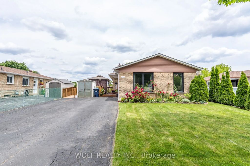 114 John Tabor Trail, Toronto E11