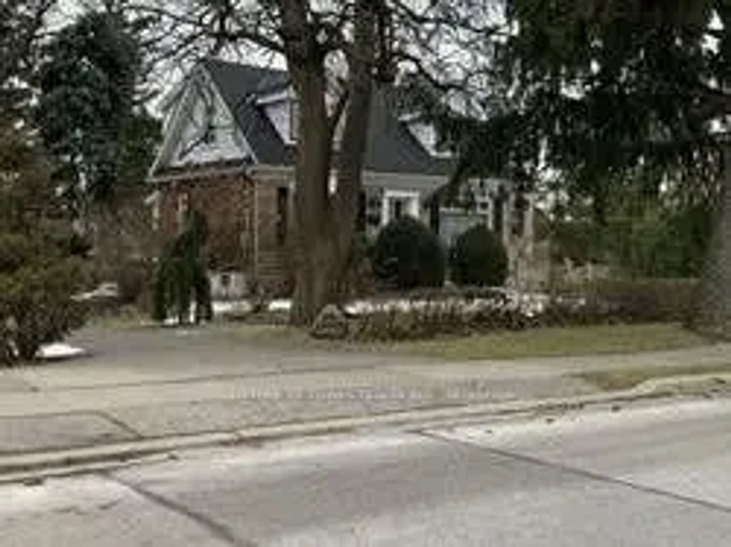 16 Anson Avenue, Toronto E08