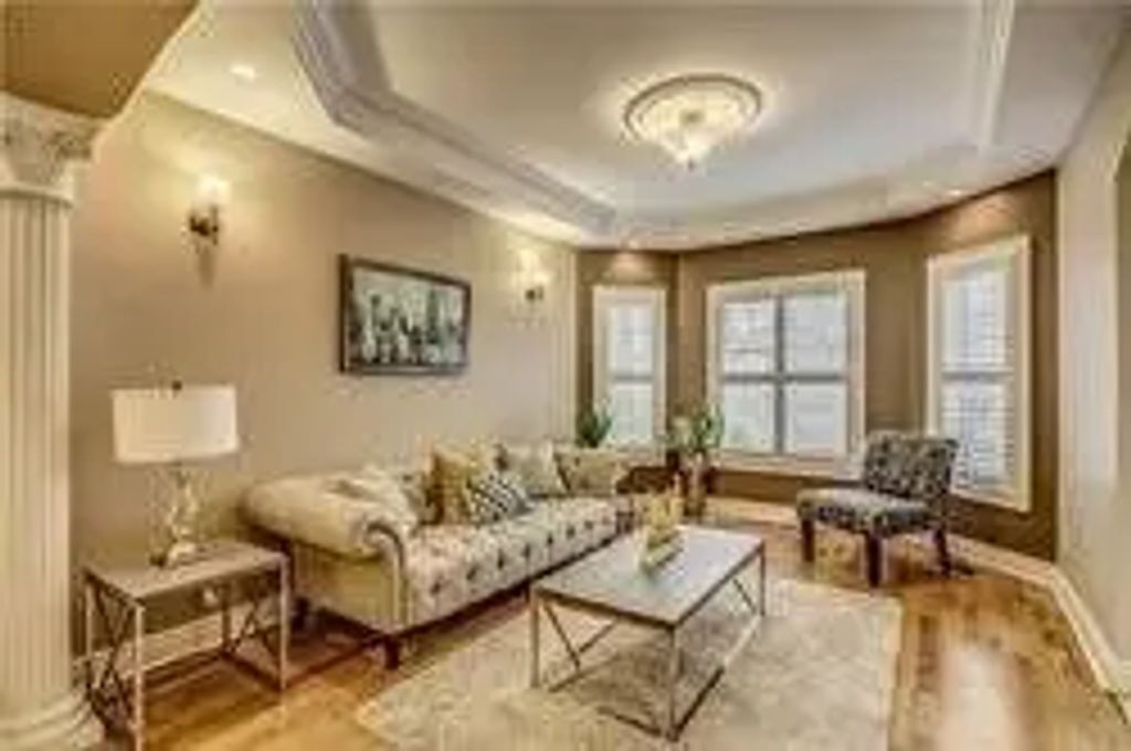 6 Mirrow Court, Toronto E10