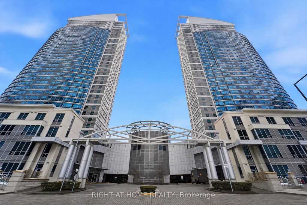38 Lee Centre Drive 1612, Toronto E09