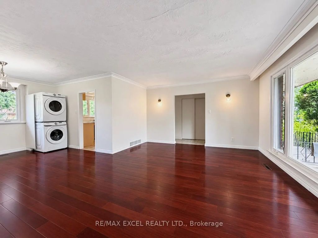 39 Commons Drive Main, Toronto E05