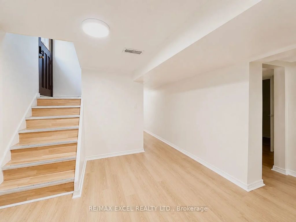 39 Commons Drive Lower, Toronto E05