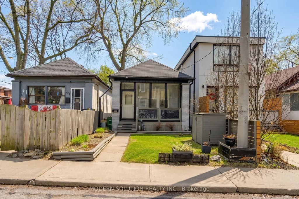 741 Milverton Boulevard, Toronto E03