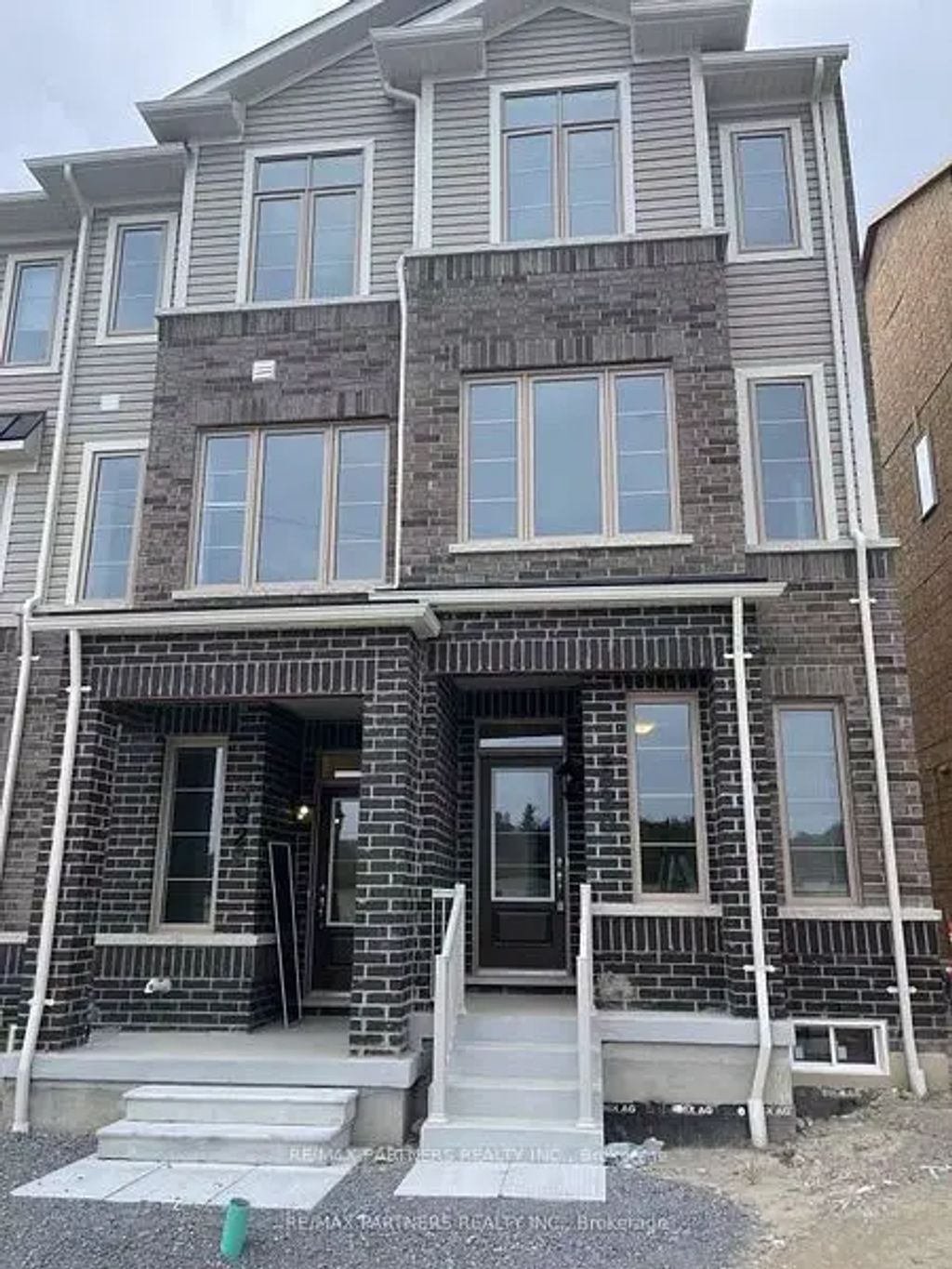 2916 Whites Road, Pickering