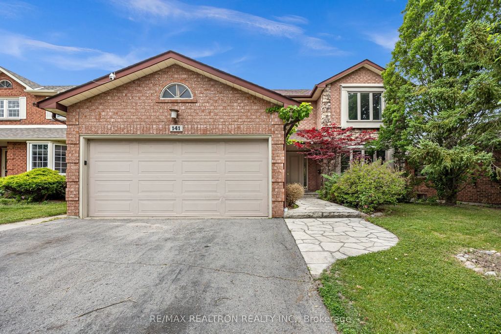 141 Hialeah Crescent Upper, Whitby
