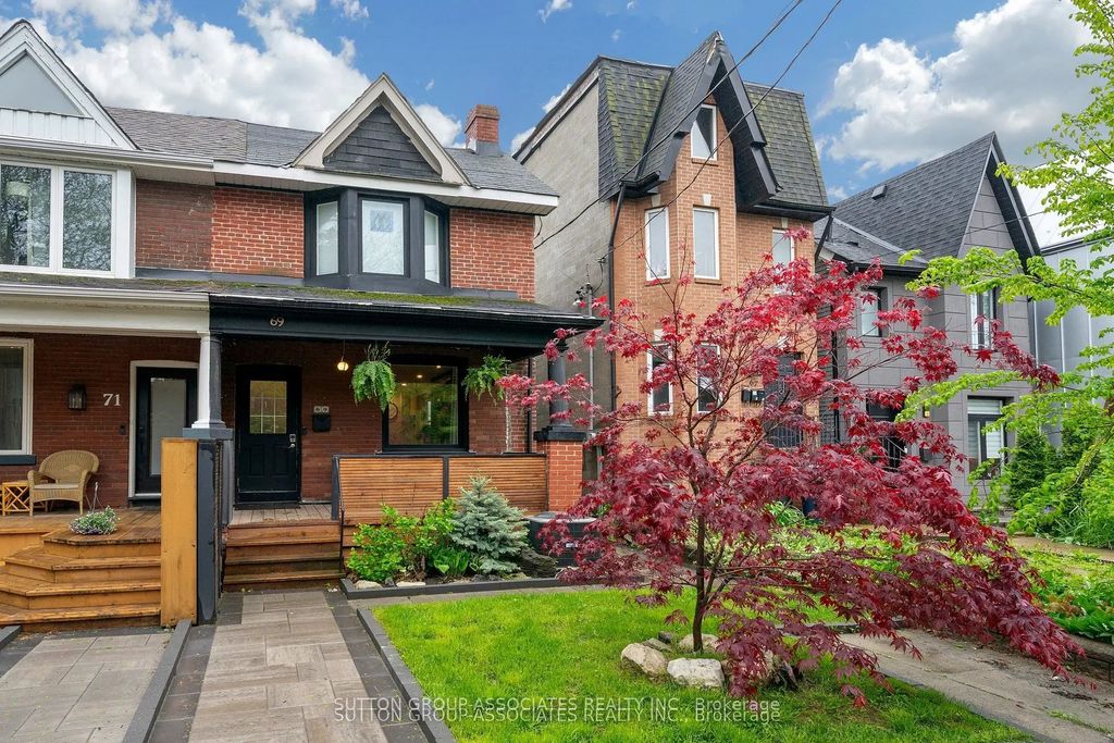 69 Dagmar Avenue, Toronto E01
