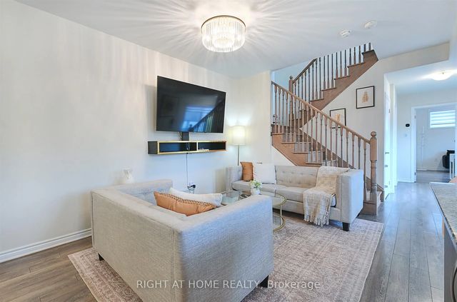 1148 Dragonfly Ave Avenue 403, Pickering